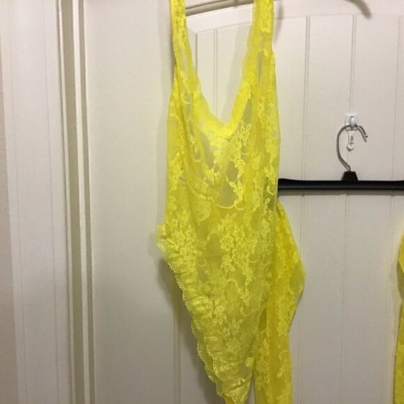Sexy yellow 2 piece lingerie set.Size Medium - Picture 2 of 10